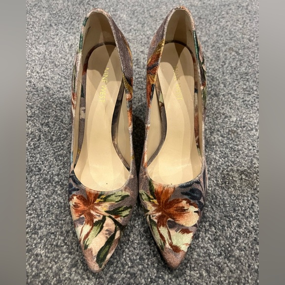 Nine West Floral Women's Heels - Picture 1 of 3